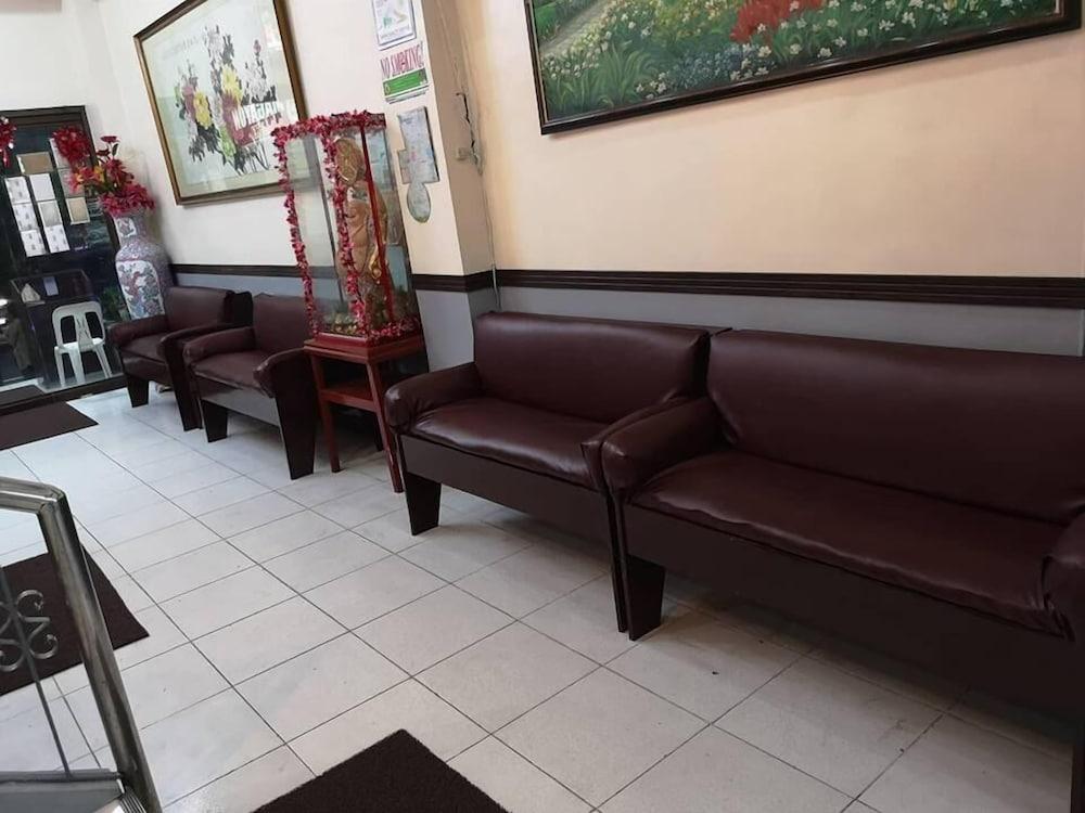 Magayon Hotel Легазпи Екстериор снимка