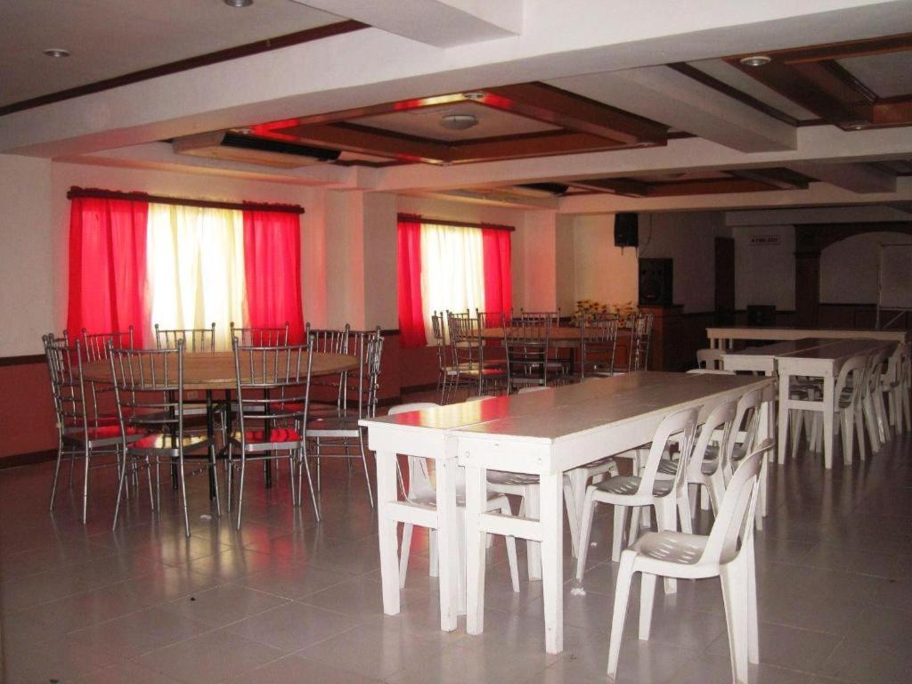 Magayon Hotel Легазпи Екстериор снимка