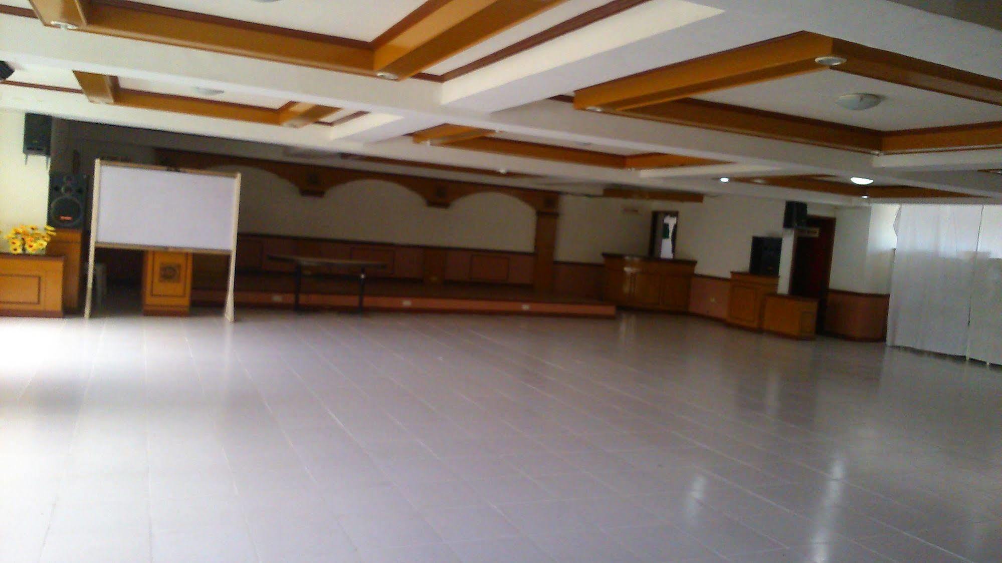 Magayon Hotel Легазпи Екстериор снимка